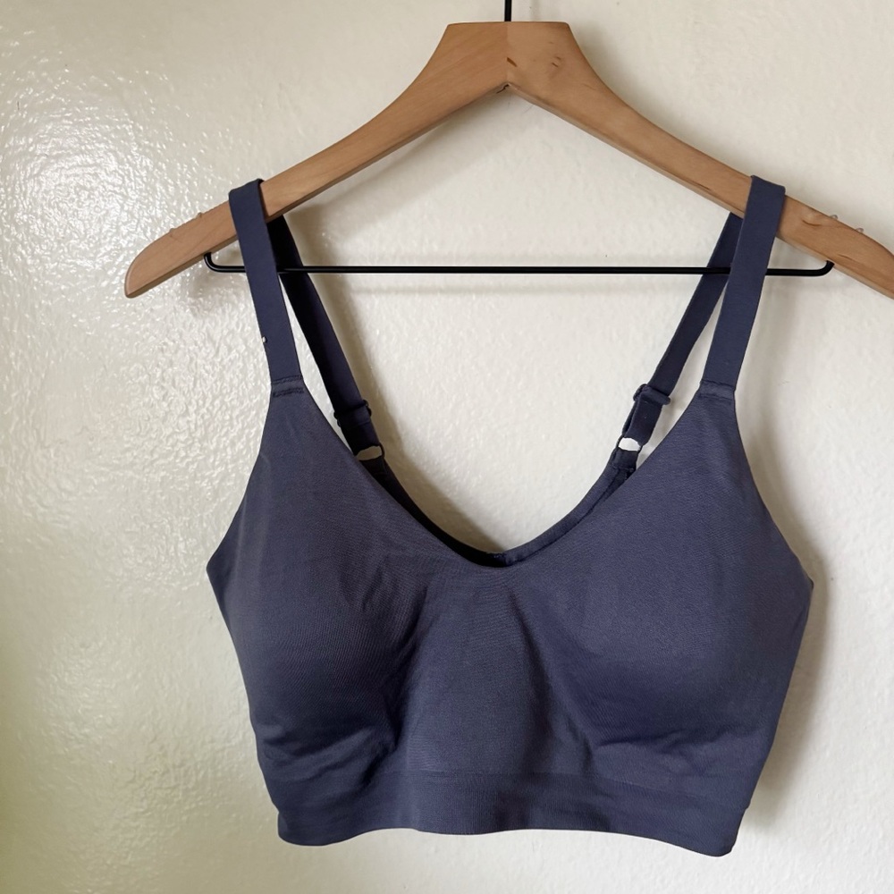 True & Co | Soft Form V-Neck Adjustable Strap Bralette